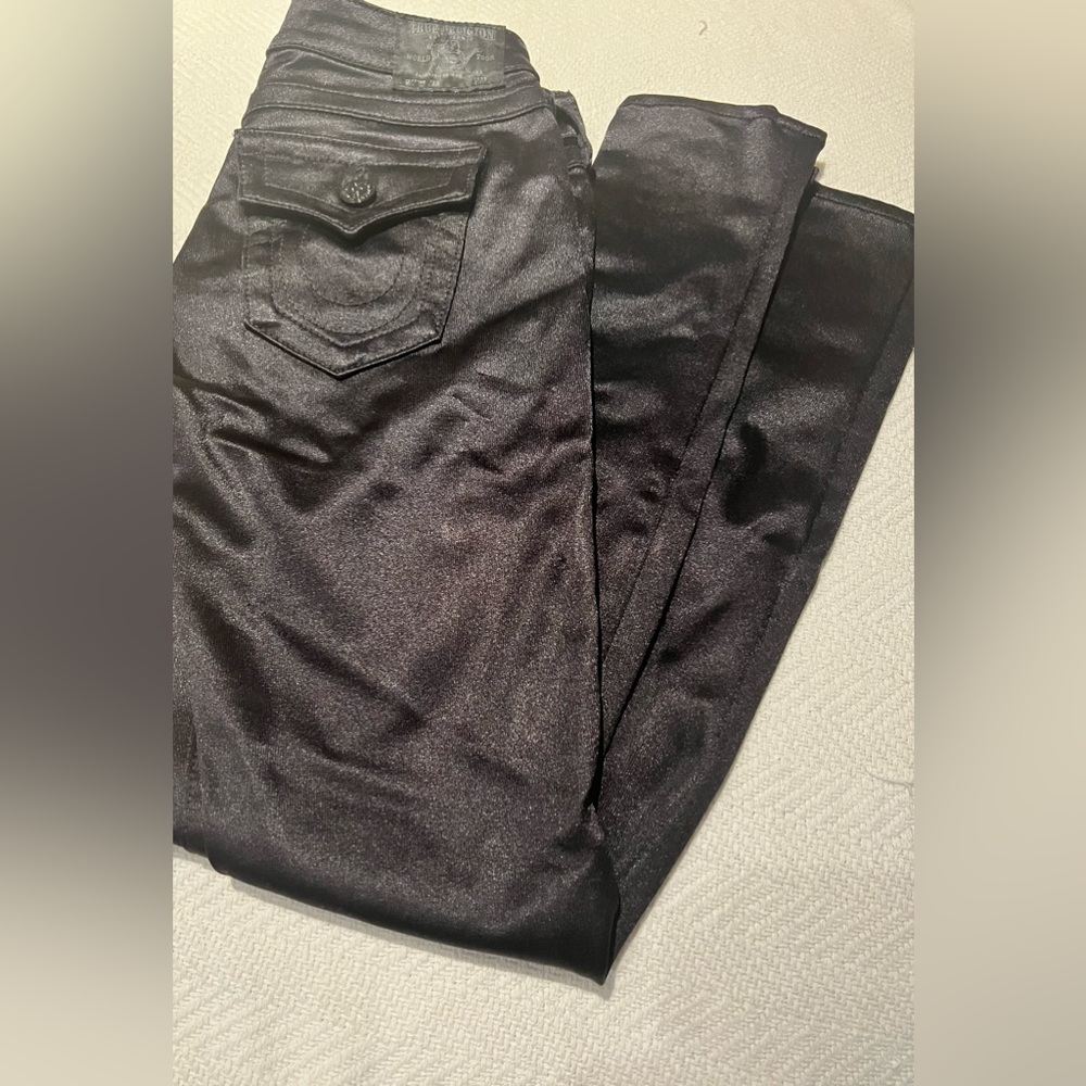black true religion curvy skinny fit. Very nice and flattering size 26, NEW